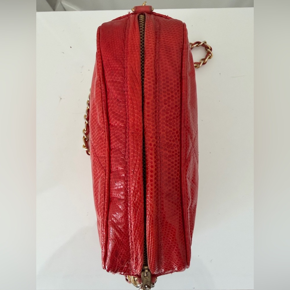 CHANEL Camera Bag Red Exotic Lizard w/ Tassel, Chain Strap - Vintage - Picture 6 of 16